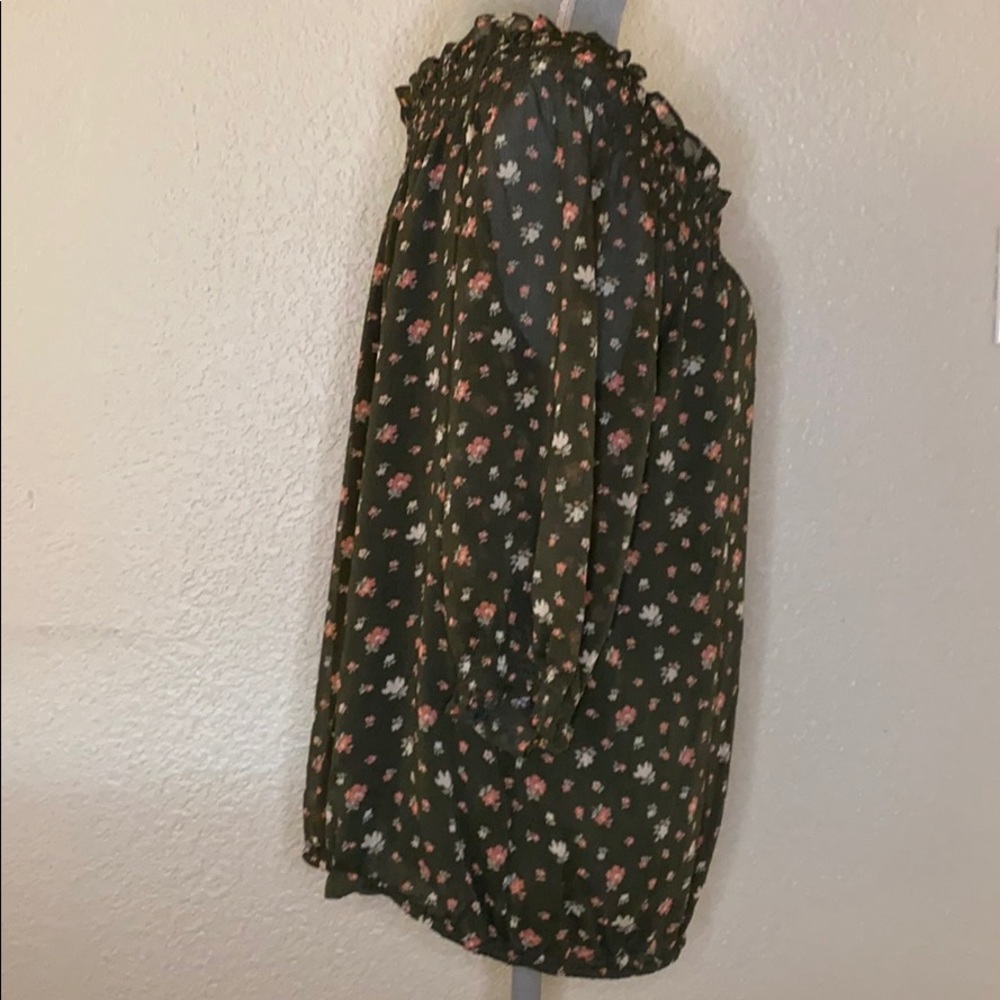 Top - Picture 3 of 4